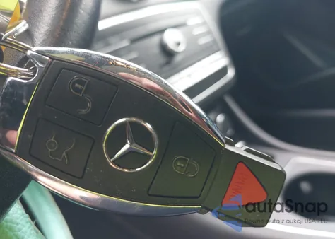 2018 Mercedes-Benz Gla 250 4Matic z USA, uszkodzony, nr VIN WDCTG4GB1JJ430021